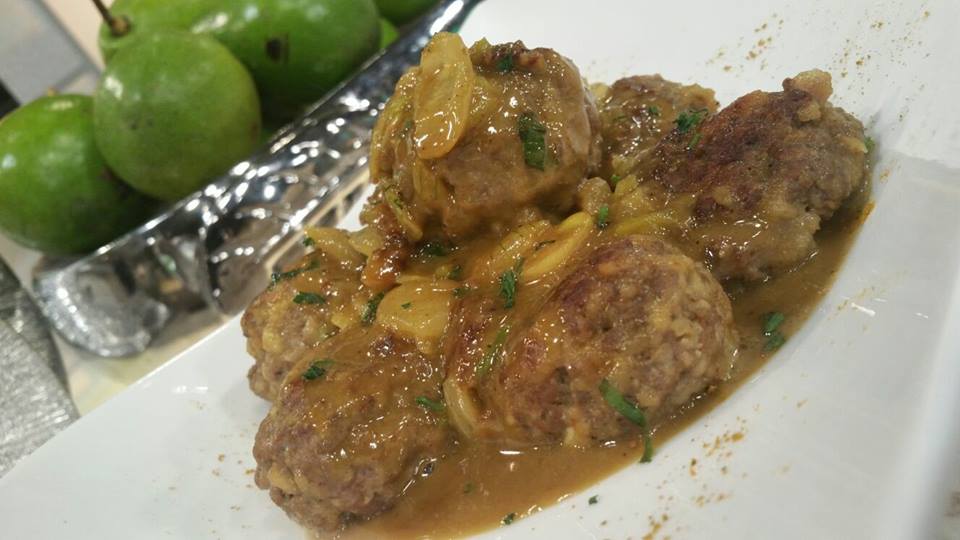 Albóndigas en salsa de coco y curry