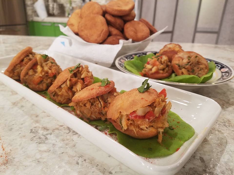Arepas de coco con bacalao