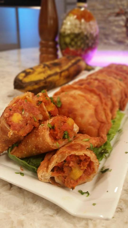 Empanadillitas de Corn beef, amarillos y queso
