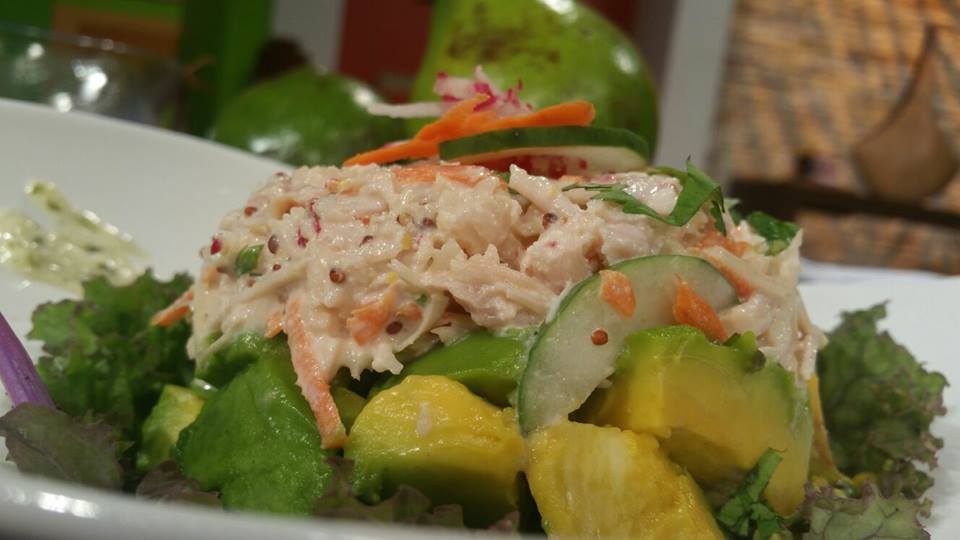 Ensalada de aguacates y pollo