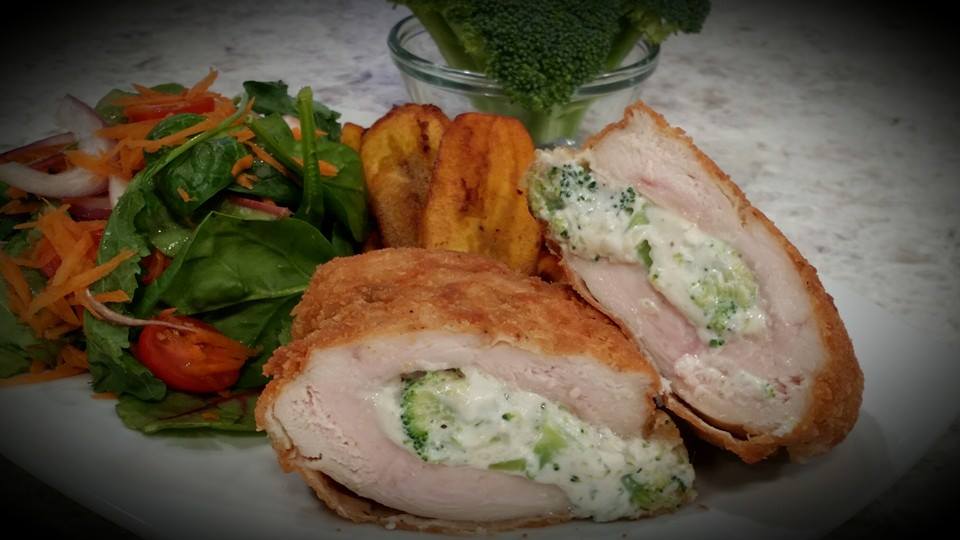Pechuga rellena de brocolis y quesos
