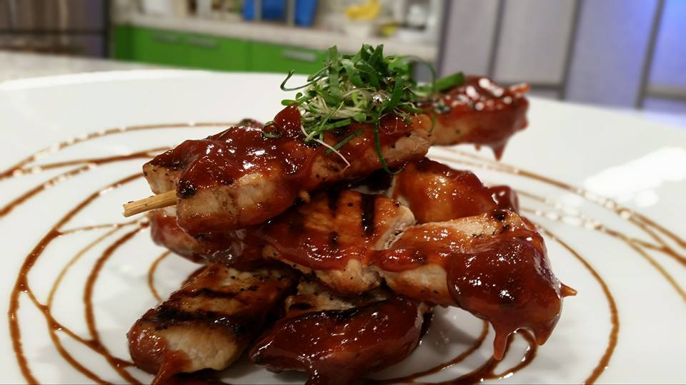 Pinchos de cerdo en salsa de guayaba