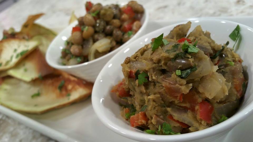 Refrito de gandules con chips de pana