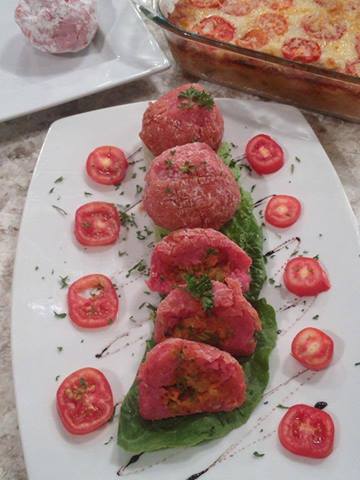 (Rellenos de papa) con remolacha y vegetales