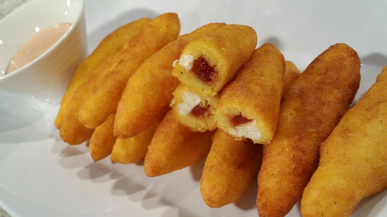 Sorullitos rellenos de guayaba y queso