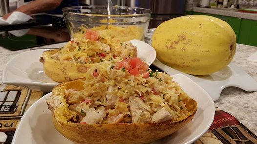 Spaghettis de calabacín con pollo y amarillos