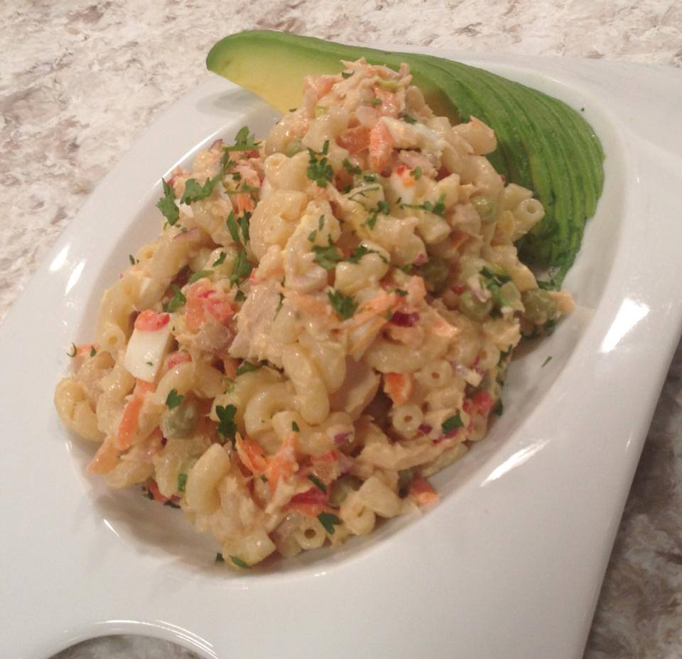 Ensalada de coditos y atún