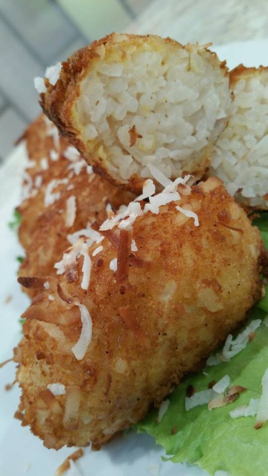 Croquetas de arroz al coco