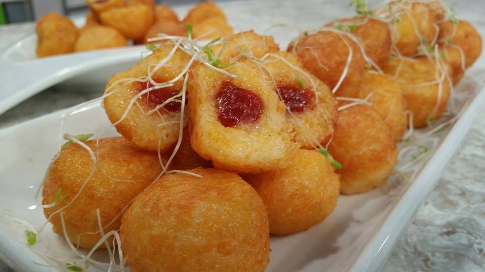 Croquetas de quesos rellenas de guayaba